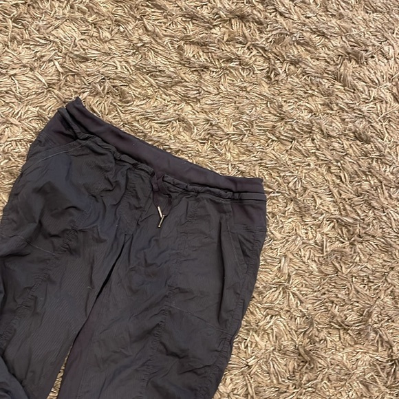 Lululemon Dance Studio Mid-Rise Crop 25” Black Size 10 - Picture 5 of 7
